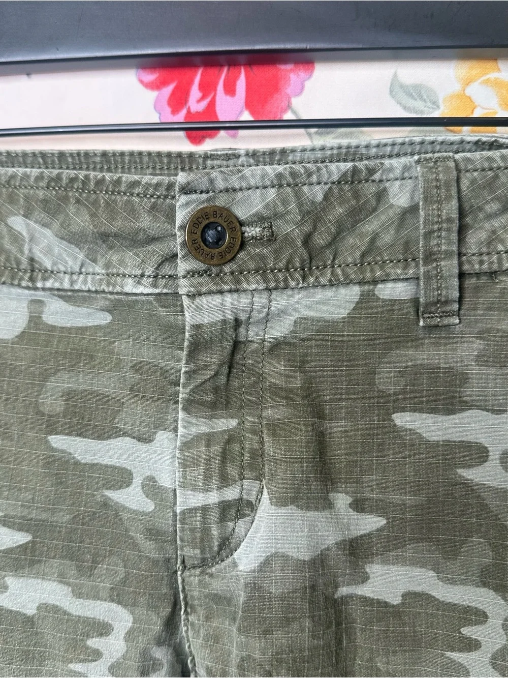 Eddie Bauer Men's Olive Green Camo Cargo Pants